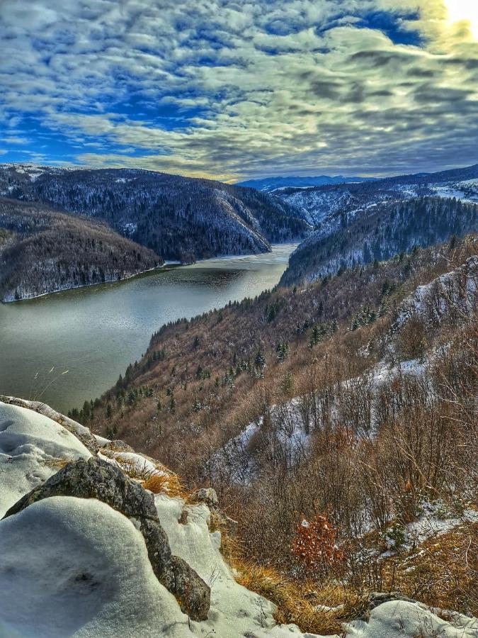 Log Cabin Uvac Nova Varoš المظهر الخارجي الصورة
