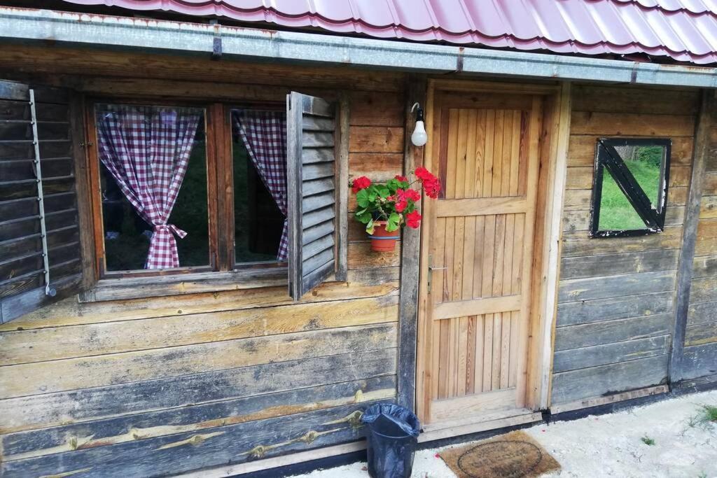 Log Cabin Uvac Nova Varoš المظهر الخارجي الصورة